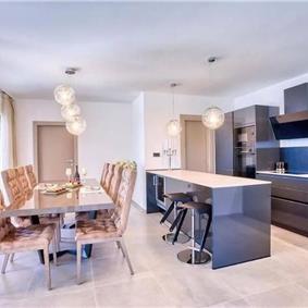 4-Bedroom Villa with heated pool and sea view, near Podstrana, sleeps 8